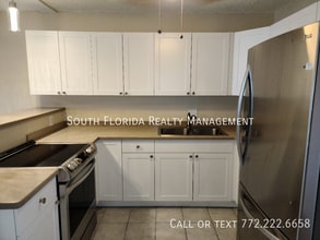 395 SE Norfolk Blvd in Stuart, FL - Building Photo - Building Photo