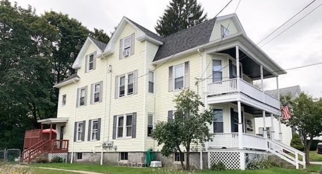 21 Falmouth St, Unit 2 in Worcester, MA - Foto de edificio - Building Photo