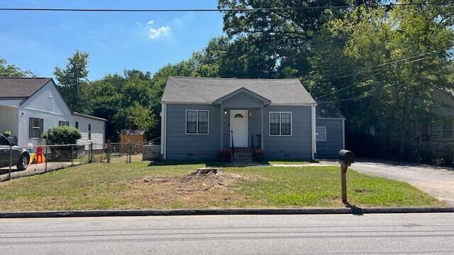 745 E Henderson Dr in Chattanooga, TN - Building Photo