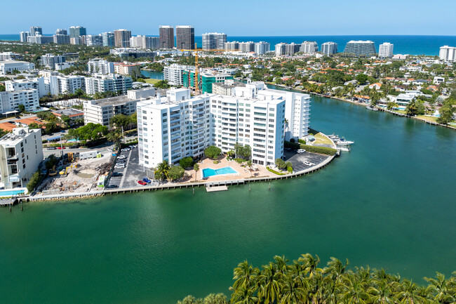 Blair House in Bay Harbor Islands, FL - Building Photo - Building Photo