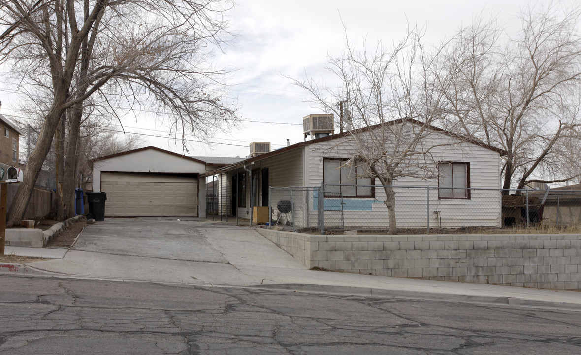 312-314 Maxine Ave in Barstow, CA - Building Photo