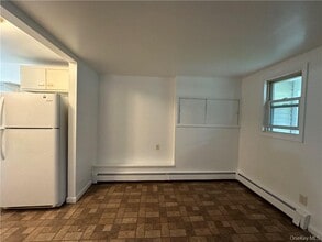 2 School St in Poughkeepsie, NY - Building Photo - Building Photo