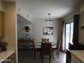 11029 W Caron Dr in Sun City, AZ - Building Photo - Building Photo