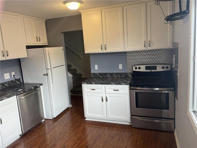 2363 Dorland Ln in Maplewood, MN - Building Photo - Building Photo