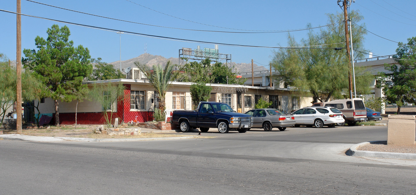 3911 Durazno St in El Paso, TX - Foto de edificio