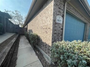 8037 Arbor Ave in Fort Worth, TX - Foto de edificio - Building Photo