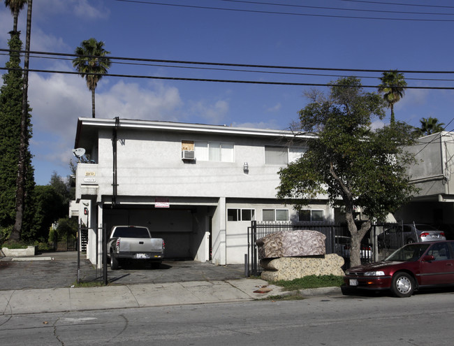 14678 Hubbard Ave in San Fernando, CA - Foto de edificio - Building Photo