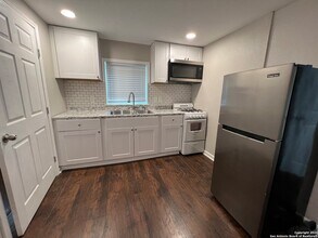 333 E Woodlawn Ave in San Antonio, TX - Building Photo - Building Photo