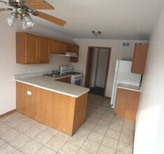 7018 100th St in Chicago Ridge, IL - Building Photo - Building Photo