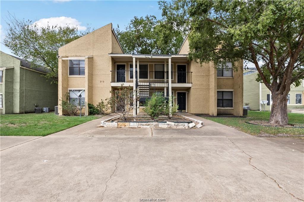 313 Manuel Dr in College Station, TX - Building Photo