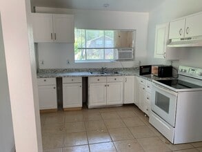 25445 Shore Dr, Unit A in Punta Gorda, FL - Foto de edificio - Building Photo