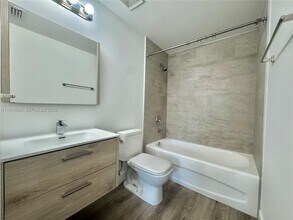 7300 NW 114th Ave in Doral, FL - Building Photo - Building Photo