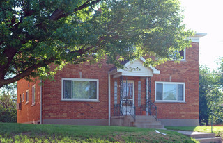 202 Bartlett Ave Apartments