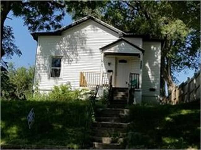property at 2223 Douglas St