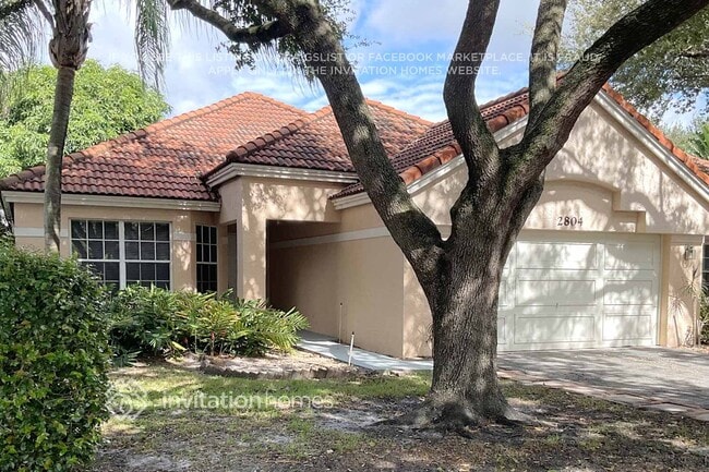 property at 2804 Oakleigh Ln
