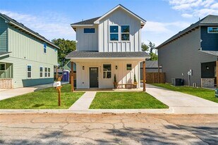 612 1/2 N Robinson St in Cleburne, TX - Building Photo