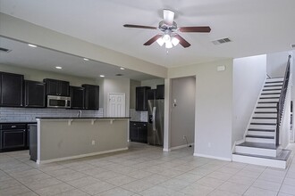 9925 Wading Pool Path in Austin, TX - Building Photo - Building Photo