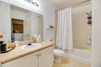 5550 E Michigan St, Unit 3328 in Orlando, FL - Foto de edificio - Building Photo