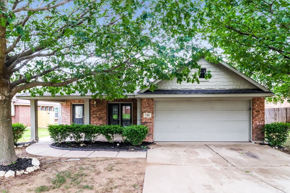 540 Kerry St in Crowley, TX - Building Photo