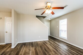 1111 Richcrest Dr in Houston, TX - Building Photo - Building Photo