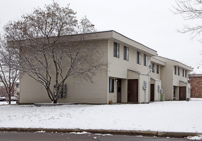 Cokato Parkview Apartments and Townhomes in Cokato, MN - Building Photo - Building Photo