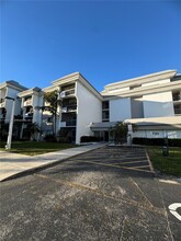 721 N Pine Island Rd, Unit 403 in Plantation, FL - Building Photo - Building Photo