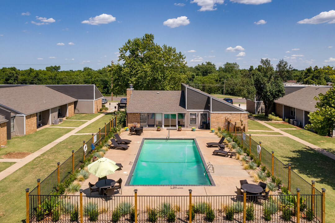 Midwest Territory in Oklahoma City, OK - Foto de edificio