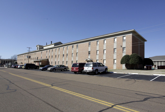 Quitman Hall in Senatobia, MS - Building Photo - Building Photo