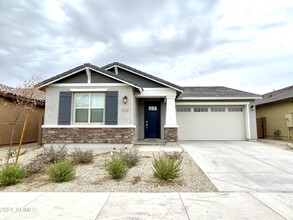 9332 W Encinas Ln in Tolleson, AZ - Foto de edificio - Building Photo