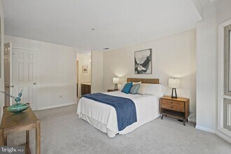 5006 Dorsey Hall Dr in Ellicott City, MD - Building Photo - Building Photo