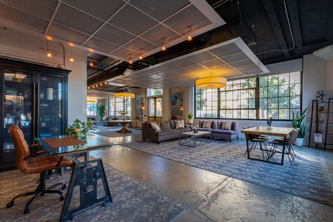 The Julian in Columbus, OH - Building Photo - Building Photo