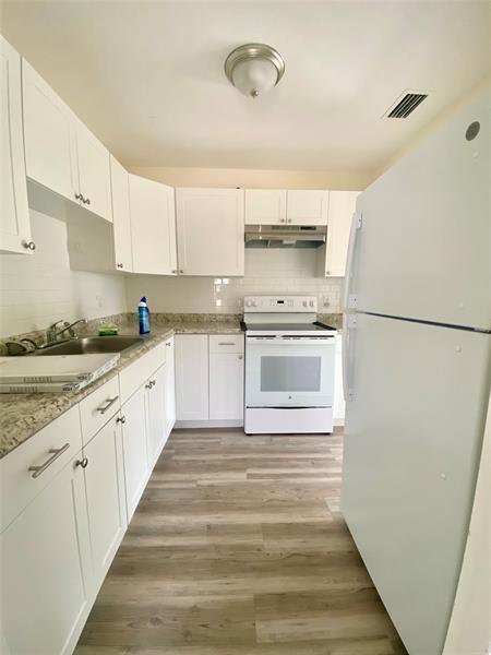 11003 Ridge Ave in Fort Pierce, FL - Building Photo - Building Photo