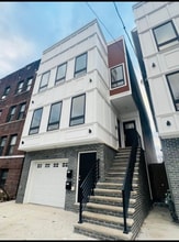 121 Osborne Terrace in Newark, NJ - Foto de edificio - Building Photo