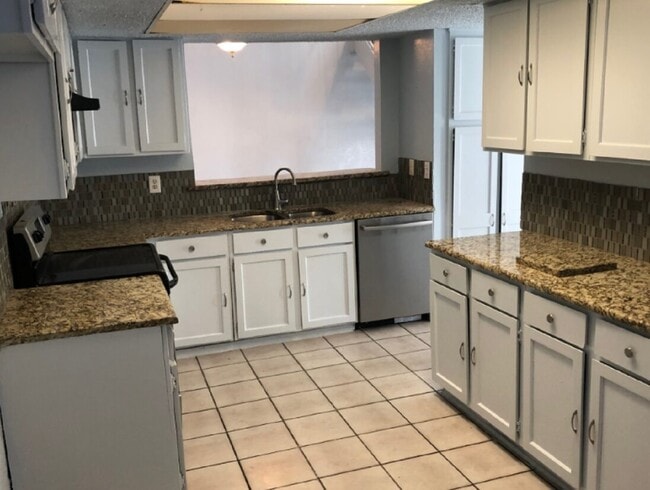 2207 Heritage Cir in Carrollton, TX - Building Photo - Building Photo