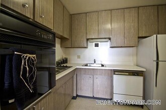 125 Chiswick Rd, Unit 414 in Boston, MA - Foto de edificio - Building Photo