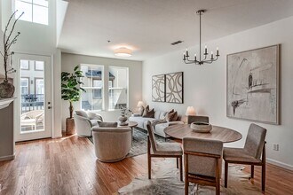 30 Royal Oak Ct in Mountain View, CA - Building Photo - Building Photo