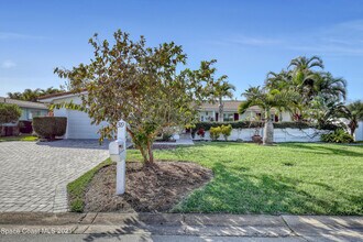 319 Dorset Dr in Cocoa Beach, FL - Building Photo - Building Photo