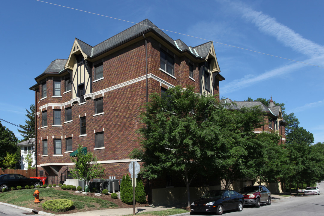 2000 Spring Condominiums in Louisville, KY - Building Photo