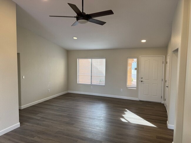 2600 Youngdale Dr in Las Vegas, NV - Building Photo - Building Photo