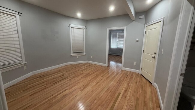 137A Dekalb Ave in Jersey City, NJ - Building Photo - Building Photo