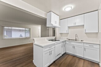 9721 San Pedro St, Unit Unit 4 in Los Angeles, CA - Building Photo - Building Photo