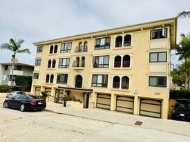 7411 Herschel Ave in San Diego, CA - Building Photo