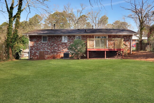 961 Shieldcrest Way in Forest Park, GA - Building Photo - Building Photo