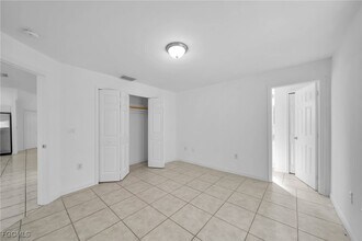 1212 SE 24th Ave in Cape Coral, FL - Building Photo - Building Photo