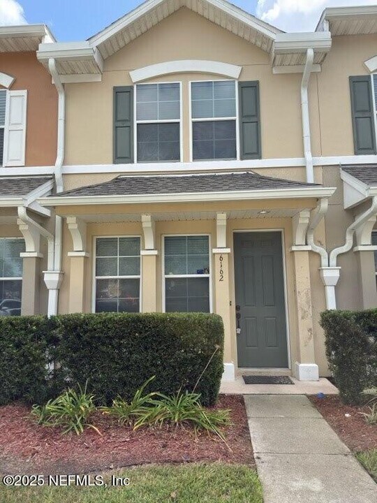 6162 High Tide Blvd in Jacksonville, FL - Building Photo
