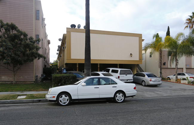 352 W Lomita Ave in Glendale, CA - Foto de edificio - Building Photo