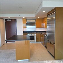 1200 Queen Emma St in Honolulu, HI - Foto de edificio - Building Photo