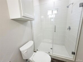 5805 Swallow Ave, Unit 2 in Palmhurst, TX - Building Photo - Building Photo