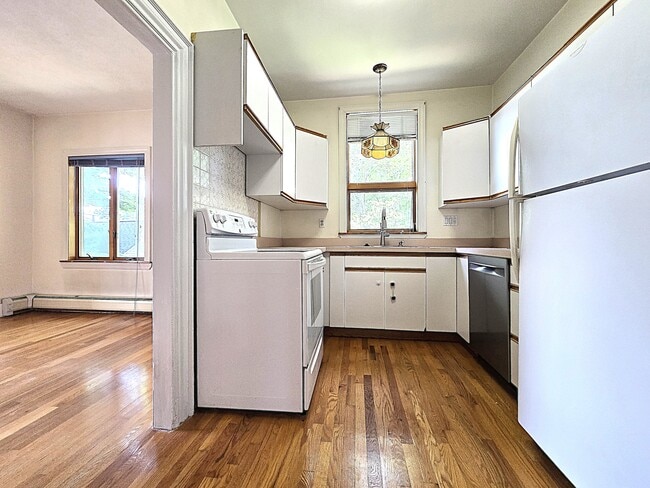 20 Willow St, Unit 2