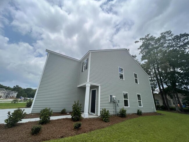 206 Belmonte Drive in Myrtle Beach, SC - Foto de edificio - Building Photo